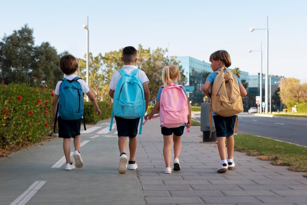 kids off to school walking