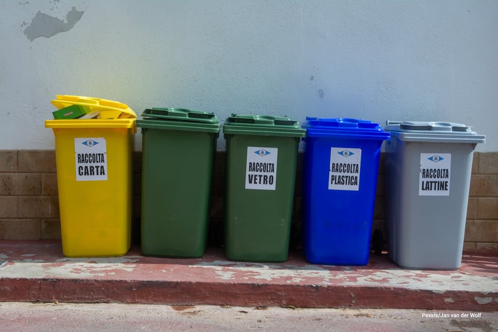 trash bin segregation